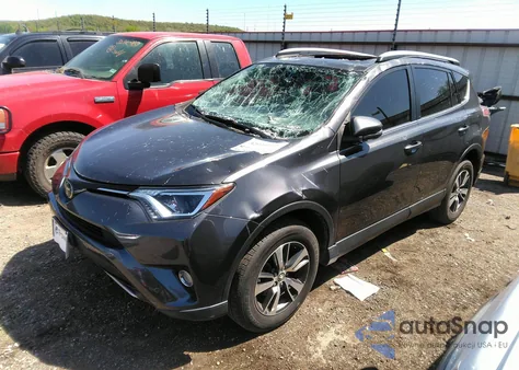 2017 Toyota Rav4 Xle z USA, uszkodzony, nr VIN JTMWFREV4HJ123825